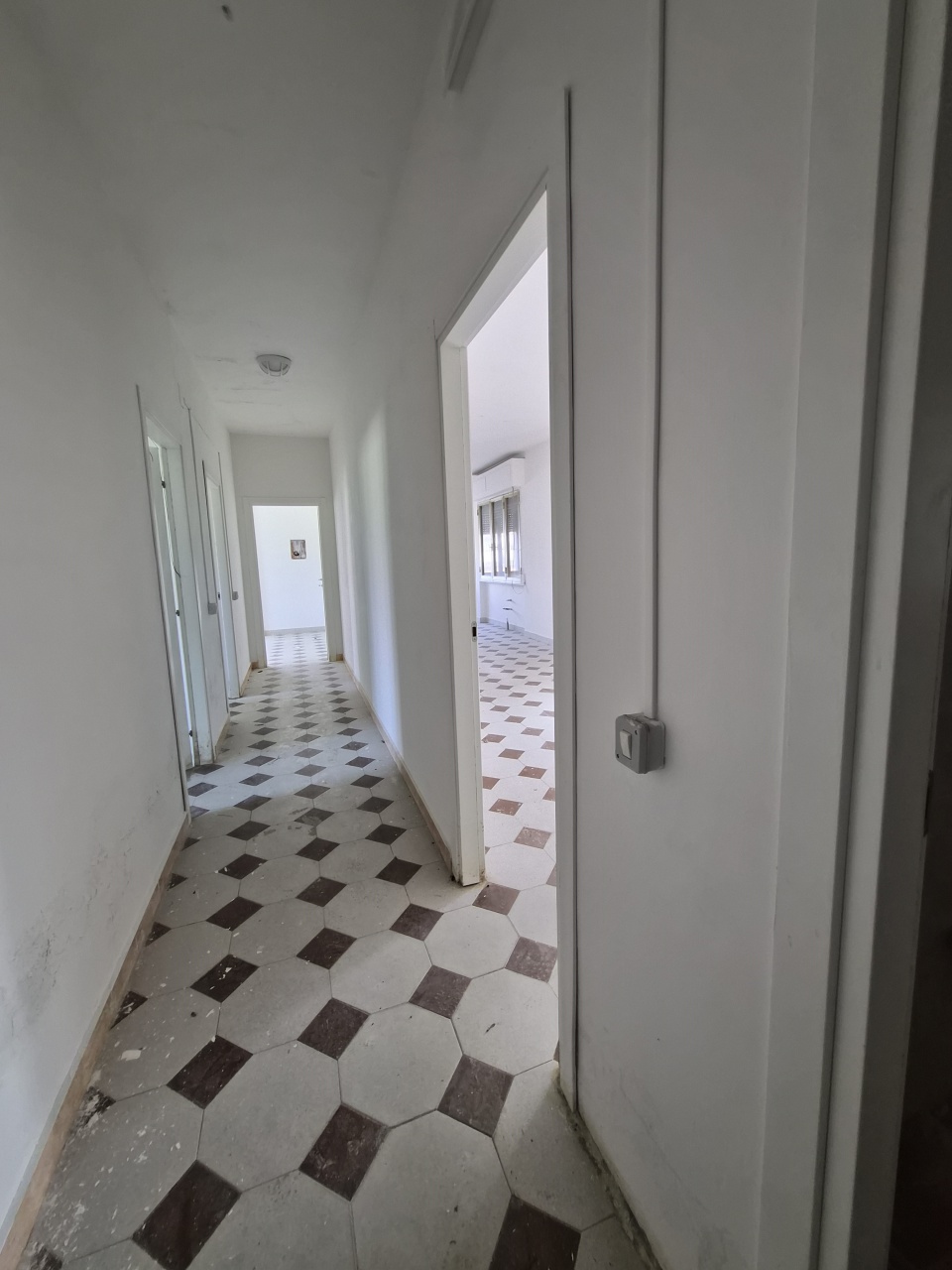 Capannone in affitto in via don lorenzo milani, Carmignano