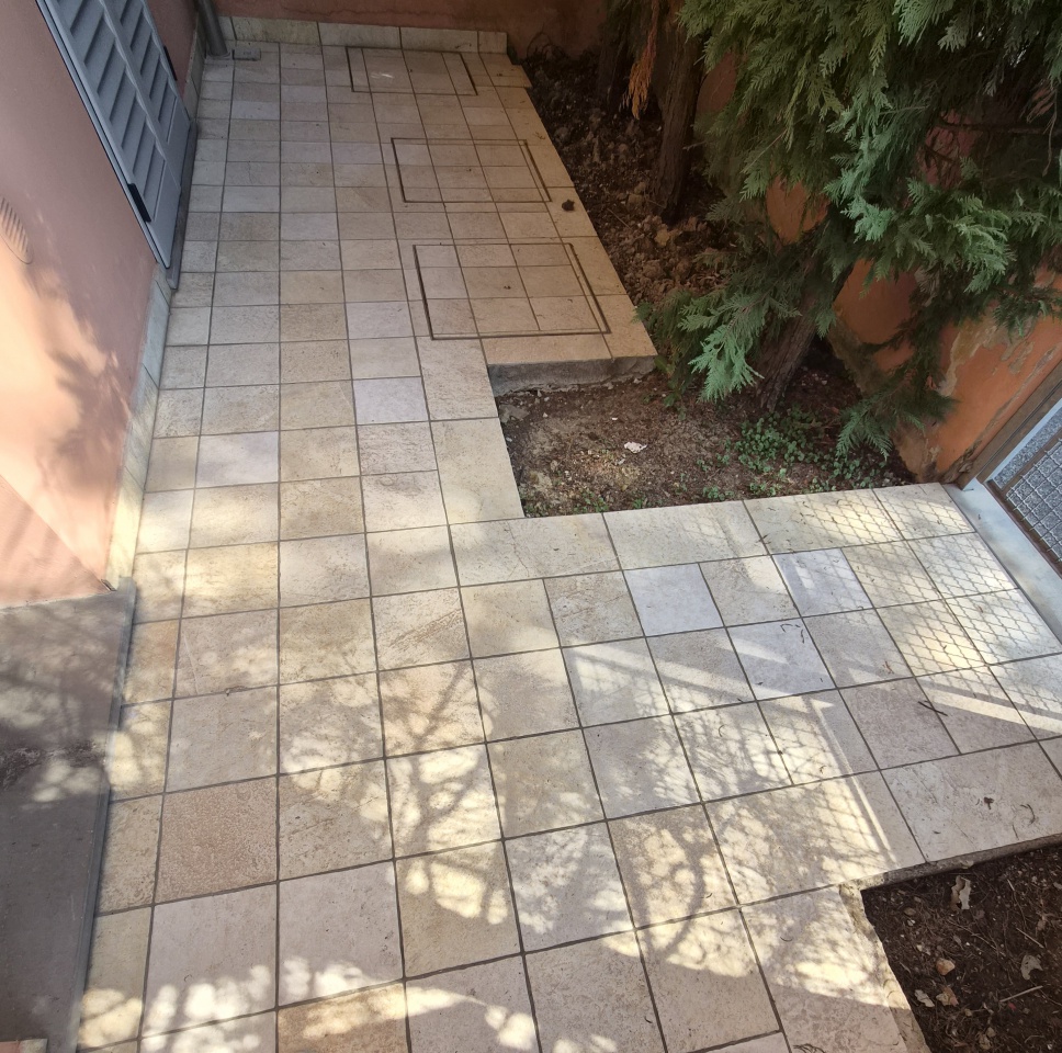 Casa indipendente con giardino a Montale