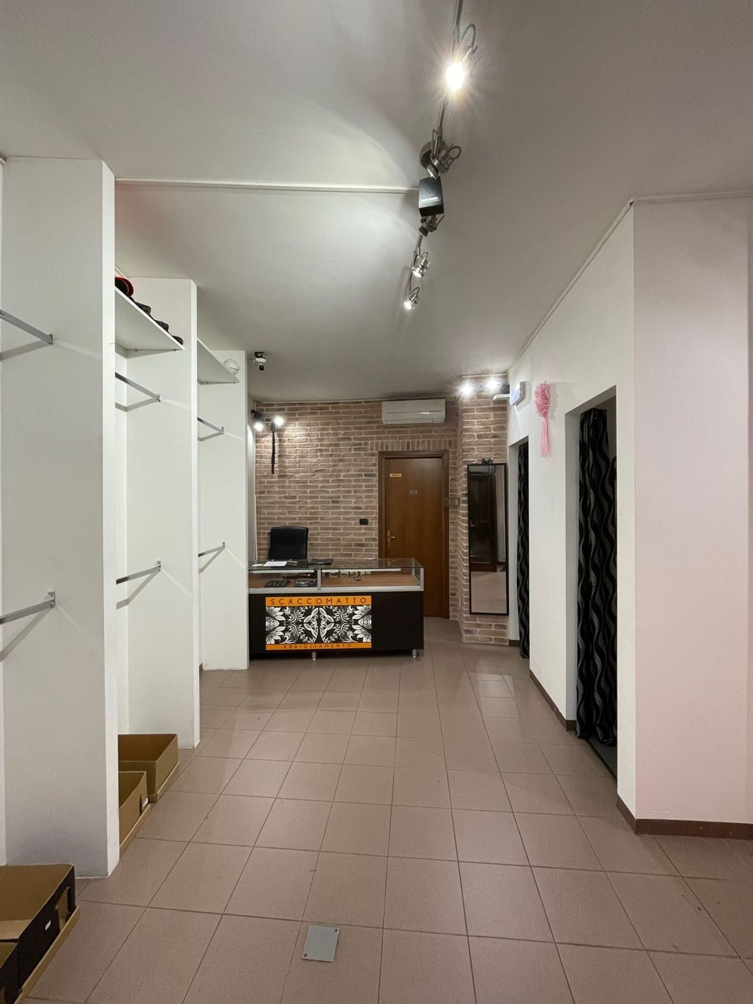 Locale commerciale in affitto in via rambelli 16, San Giovanni in Persiceto