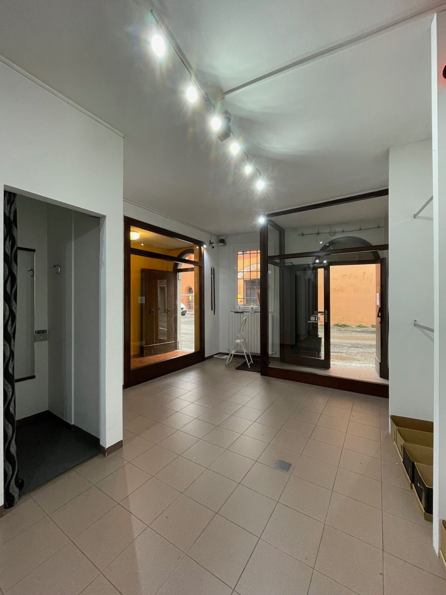 Locale commerciale in affitto in via rambelli 16, San Giovanni in Persiceto