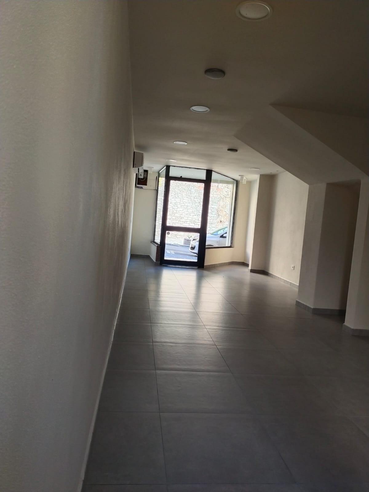 Locale commerciale ristrutturata a Poggio a Caiano