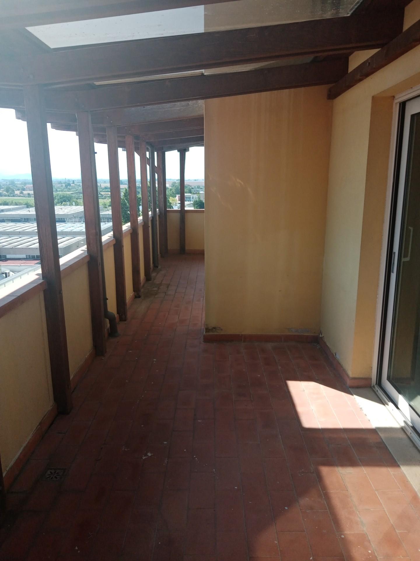 Attico con terrazzo, Campi Bisenzio san lorenzo