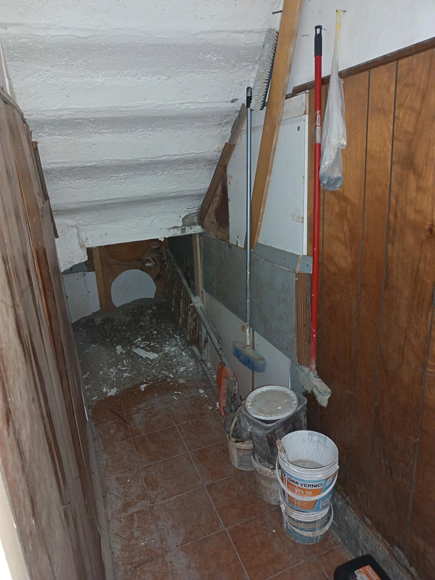 Casa indipendente da ristrutturare, Prato iolo