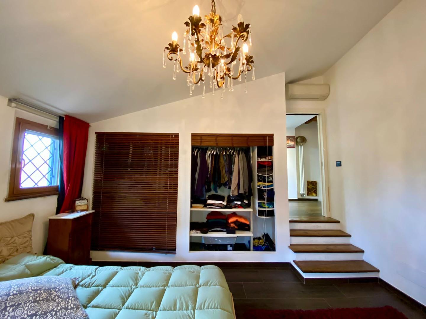 Trilocale arredato in affitto, Carmignano comeana