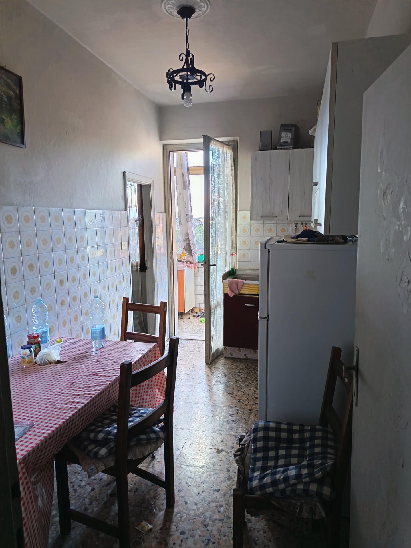 Bilocale con terrazzo, Prato villa fiorita