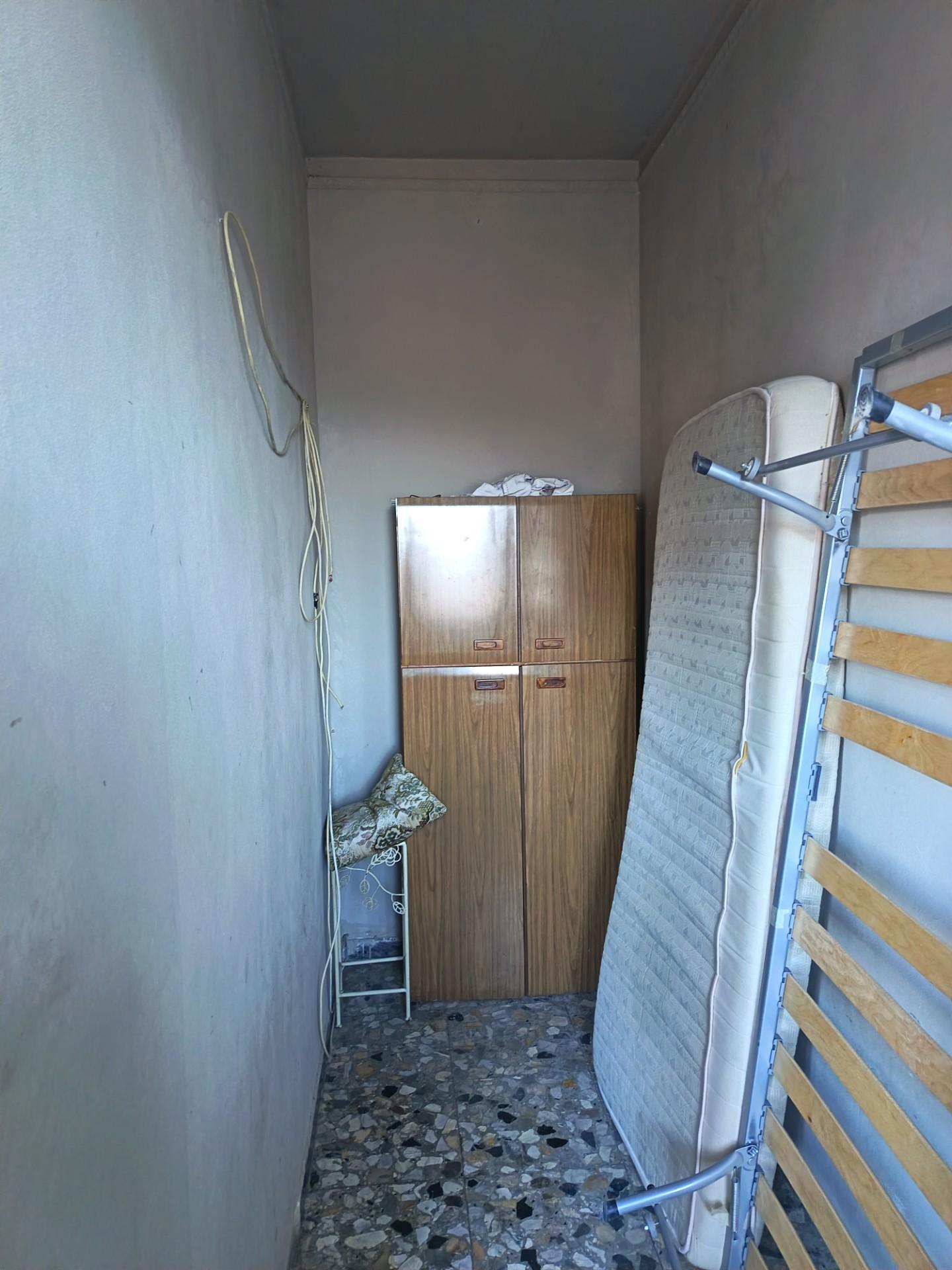 Bilocale con terrazzo, Prato villa fiorita