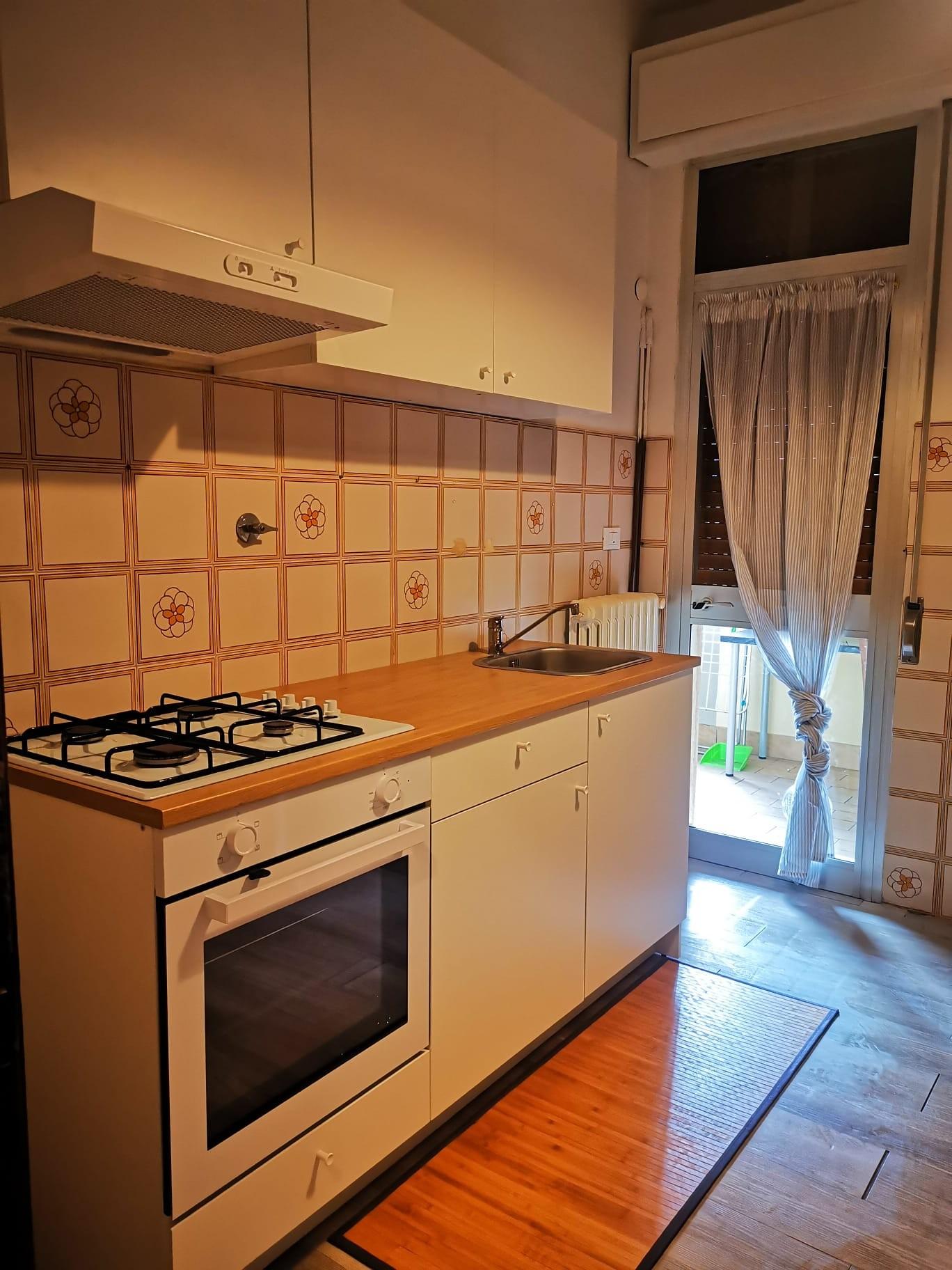 Stanza Singola con terrazzo, Campi Bisenzio centro no ztl