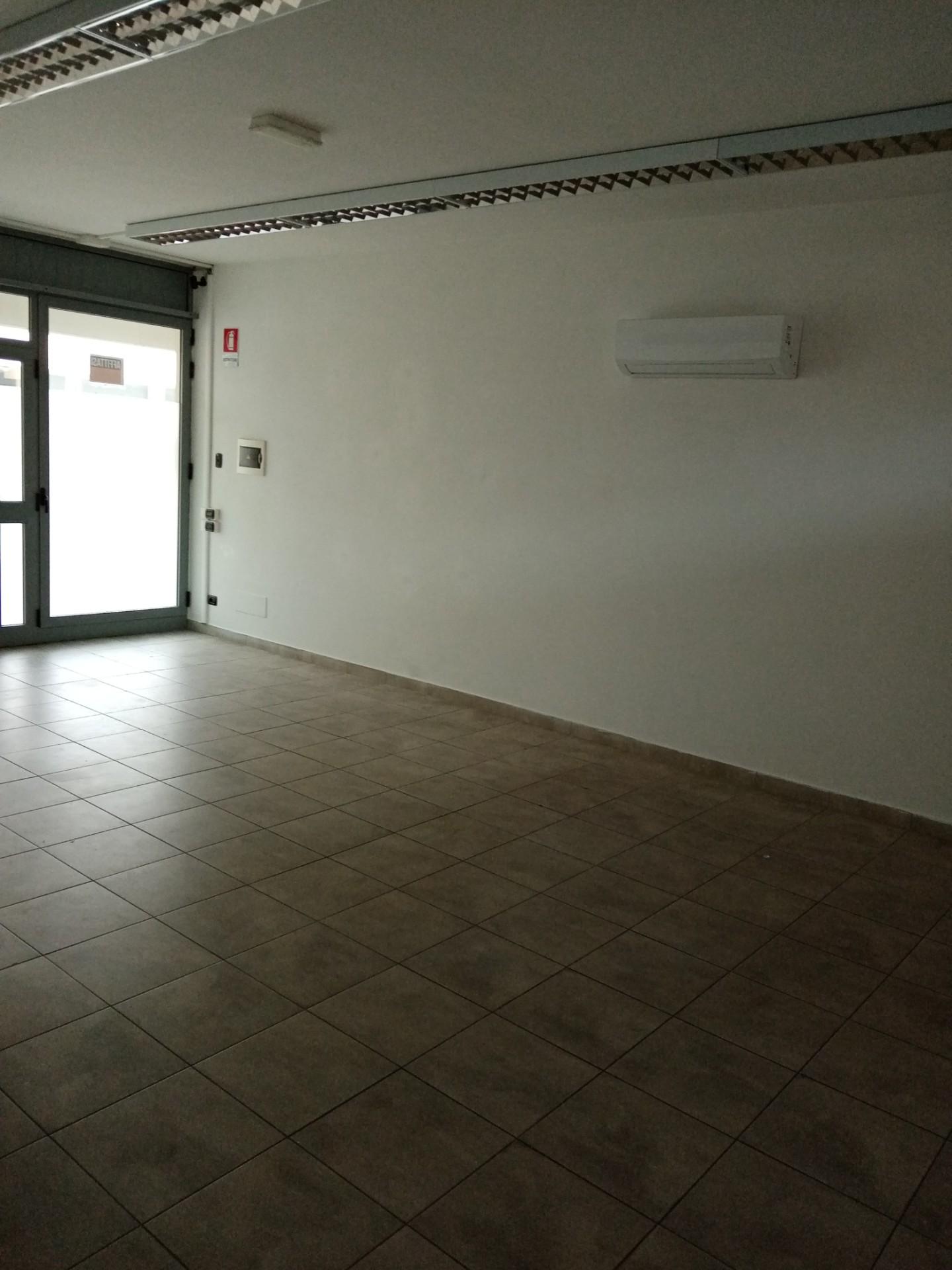 Negozio in affitto, Signa san mauro a