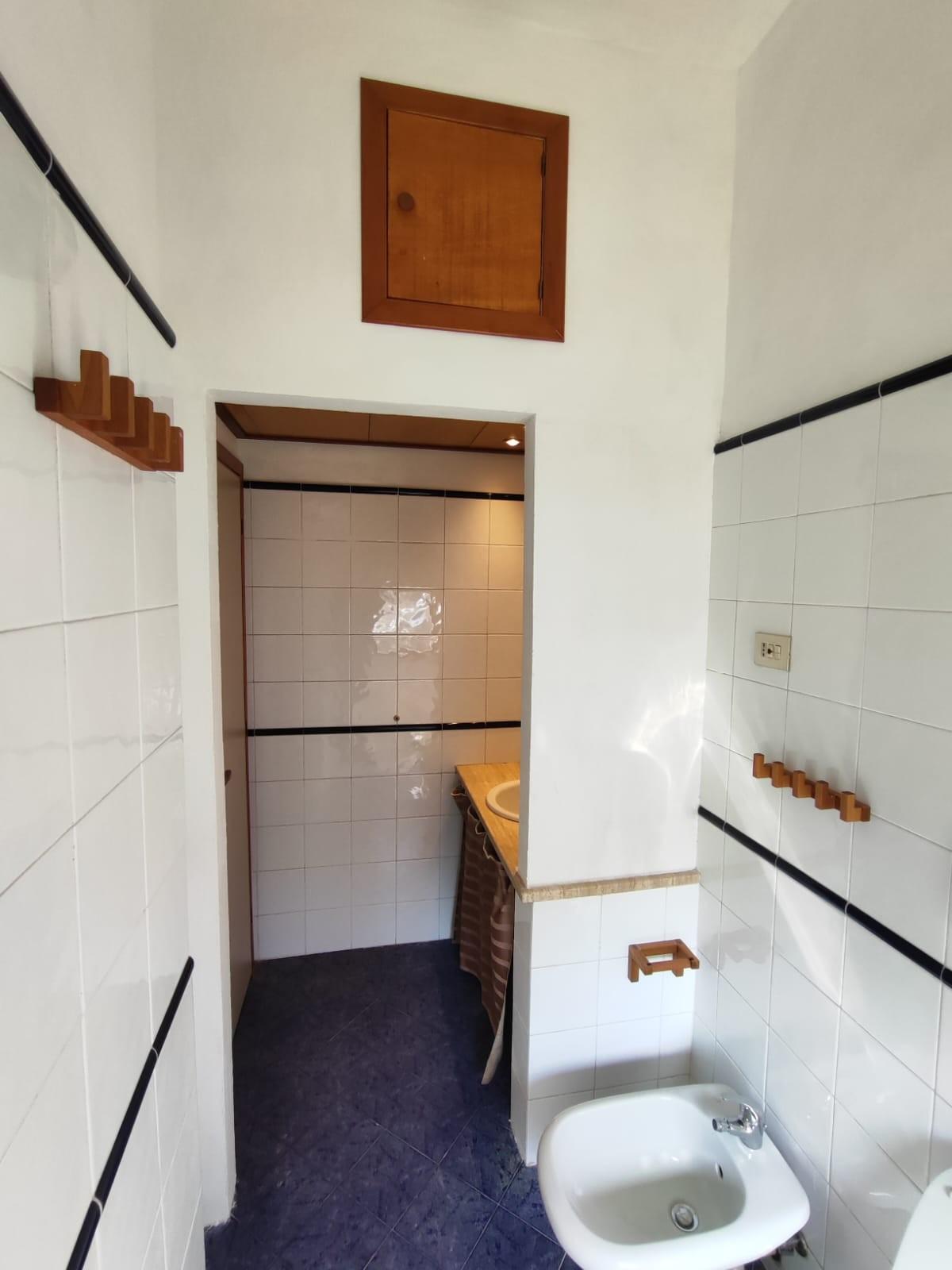 Monolocale arredato in affitto, Prato il pino