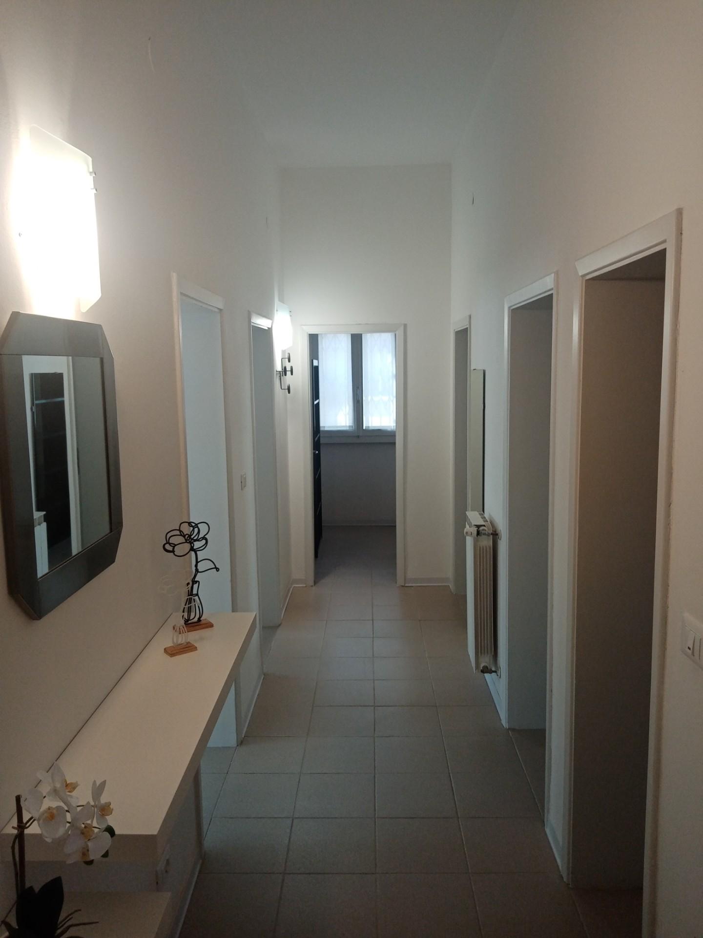 Stanza Singola ristrutturata, Scandicci centro
