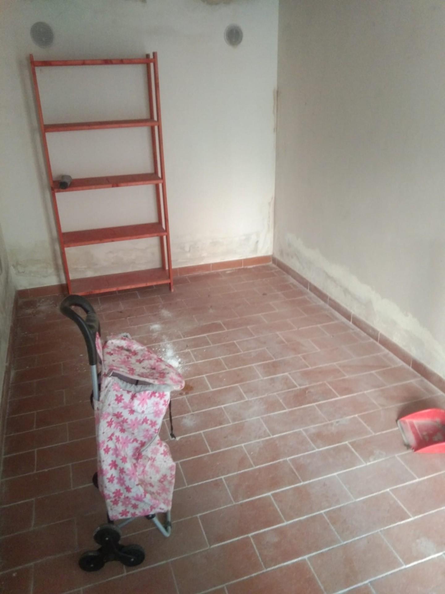 Box/Garage 11mq in affitto a Prato