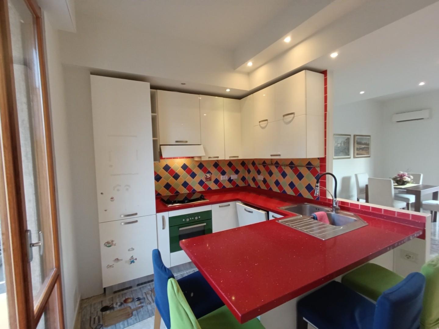 Trilocale arredato in affitto, Firenze isolotto