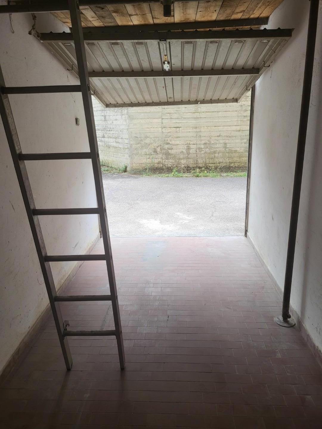 Box/Garage 10mq in affitto, Firenze ponte a greve