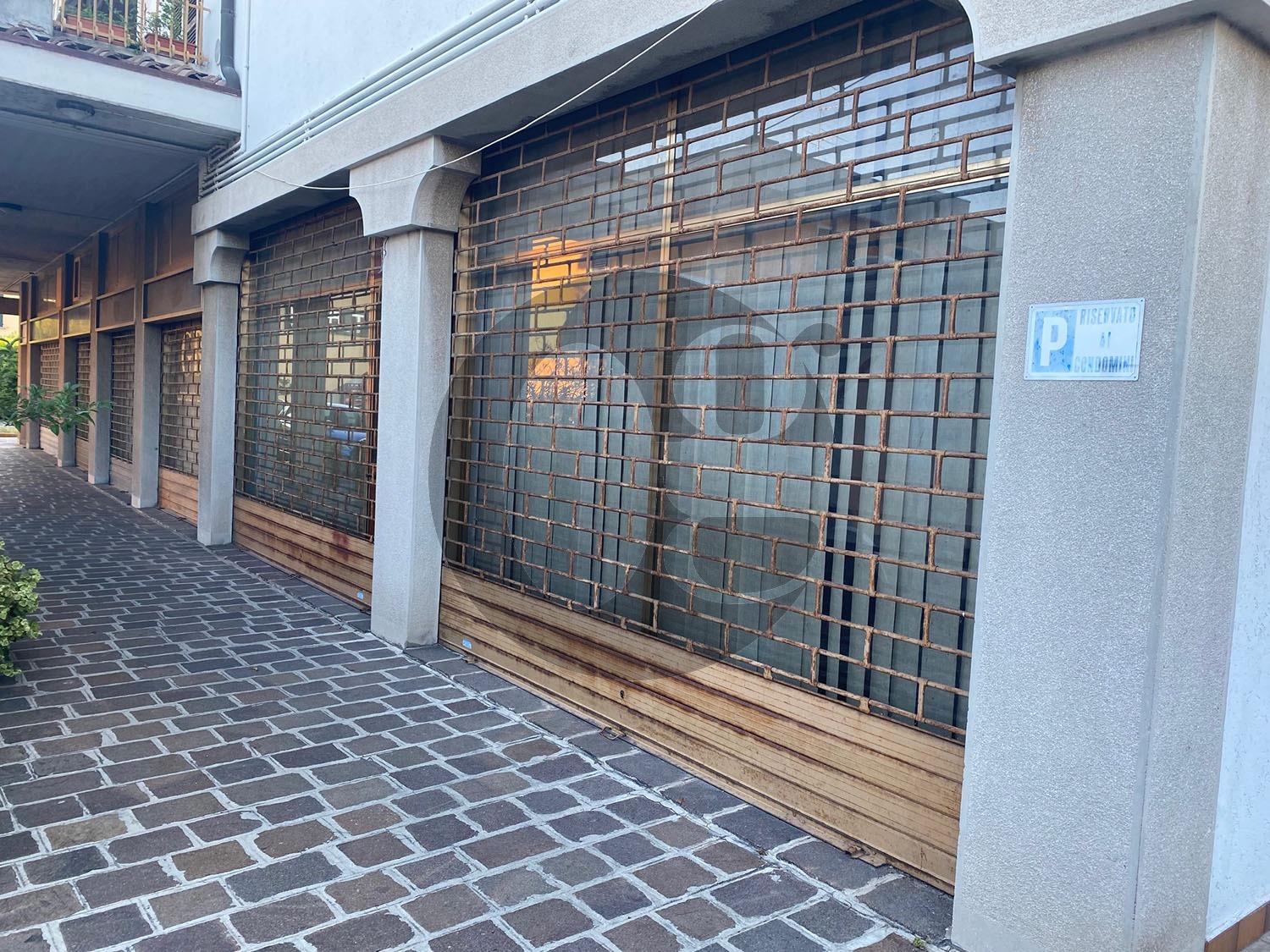 Locale commerciale in vendita a Palazzolo sull'Oglio