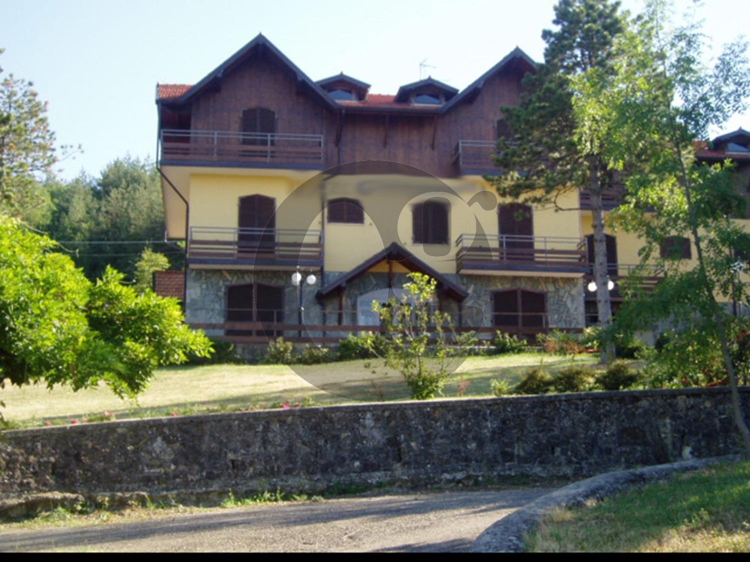 Locale commerciale in vendita a Pellegrino Parmense