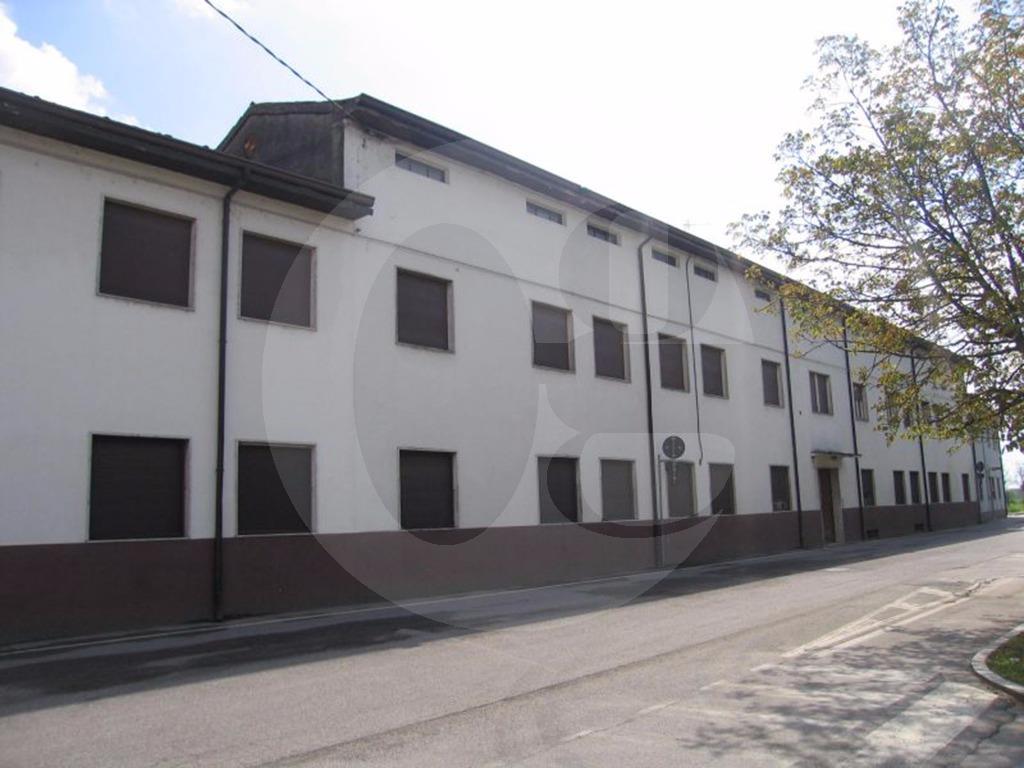 Locale commerciale da ristrutturare a Soncino