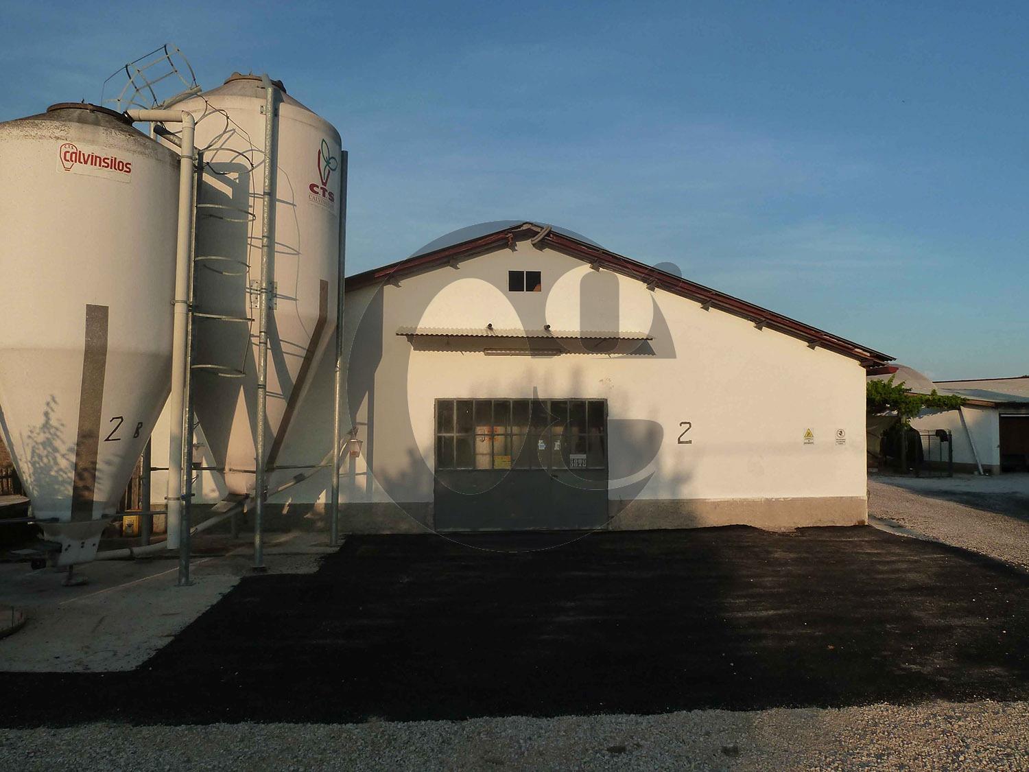 Locale commerciale con box a Cingia de' Botti