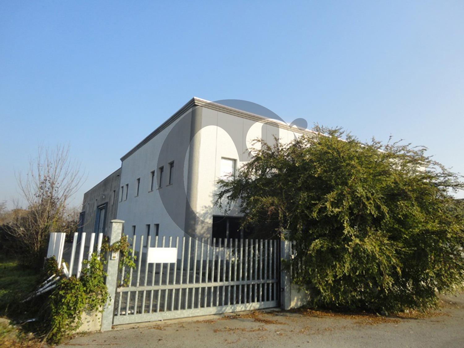 Locale commerciale da ristrutturare a Ghedi