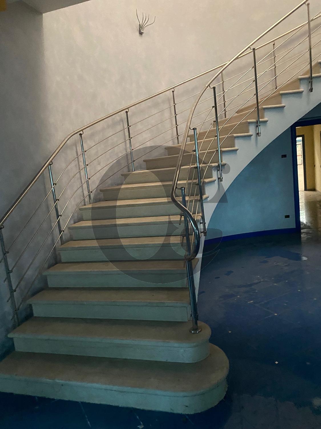 Locale commerciale da ristrutturare a Ghedi