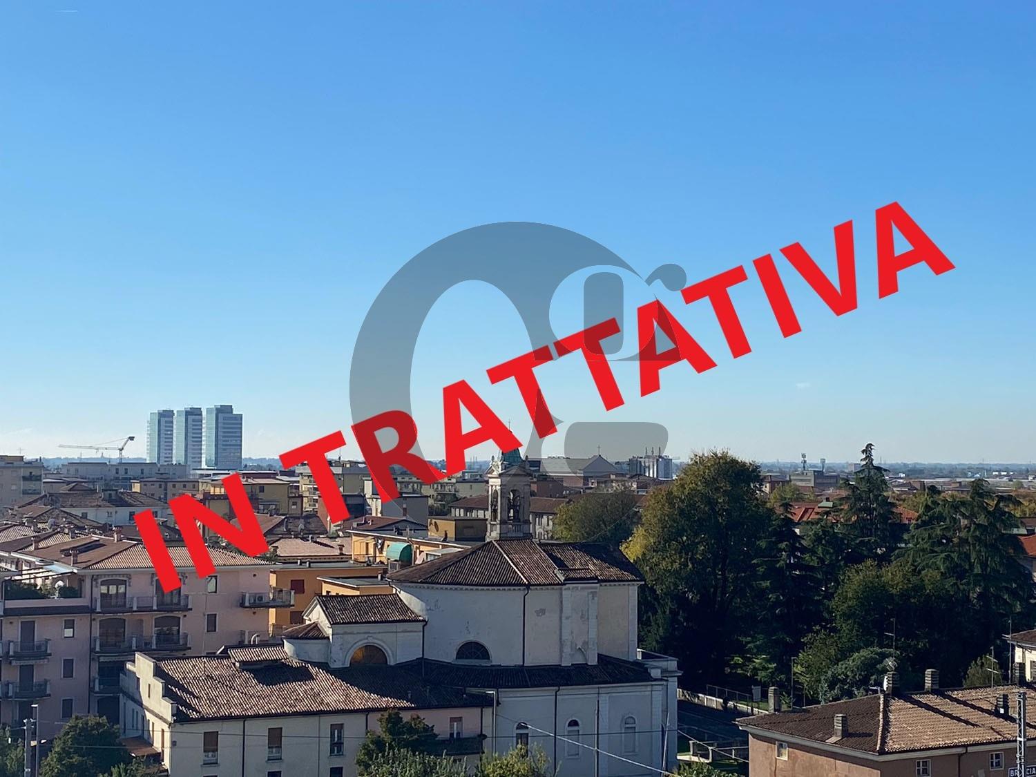 Quadrilocale con box a Brescia