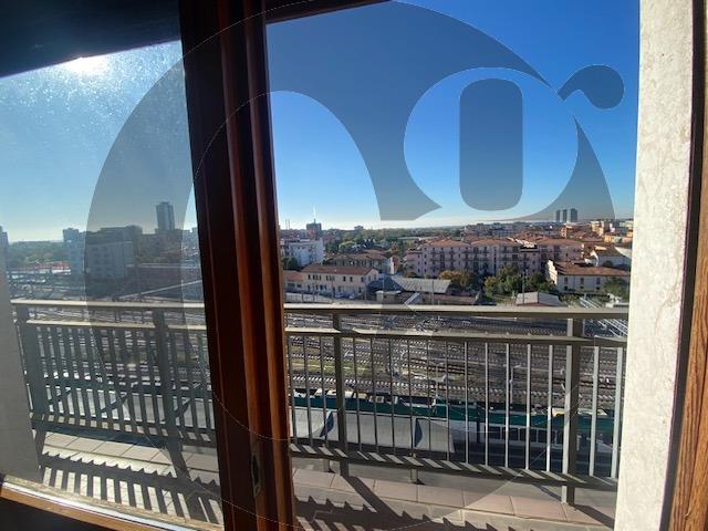 Quadrilocale con box a Brescia