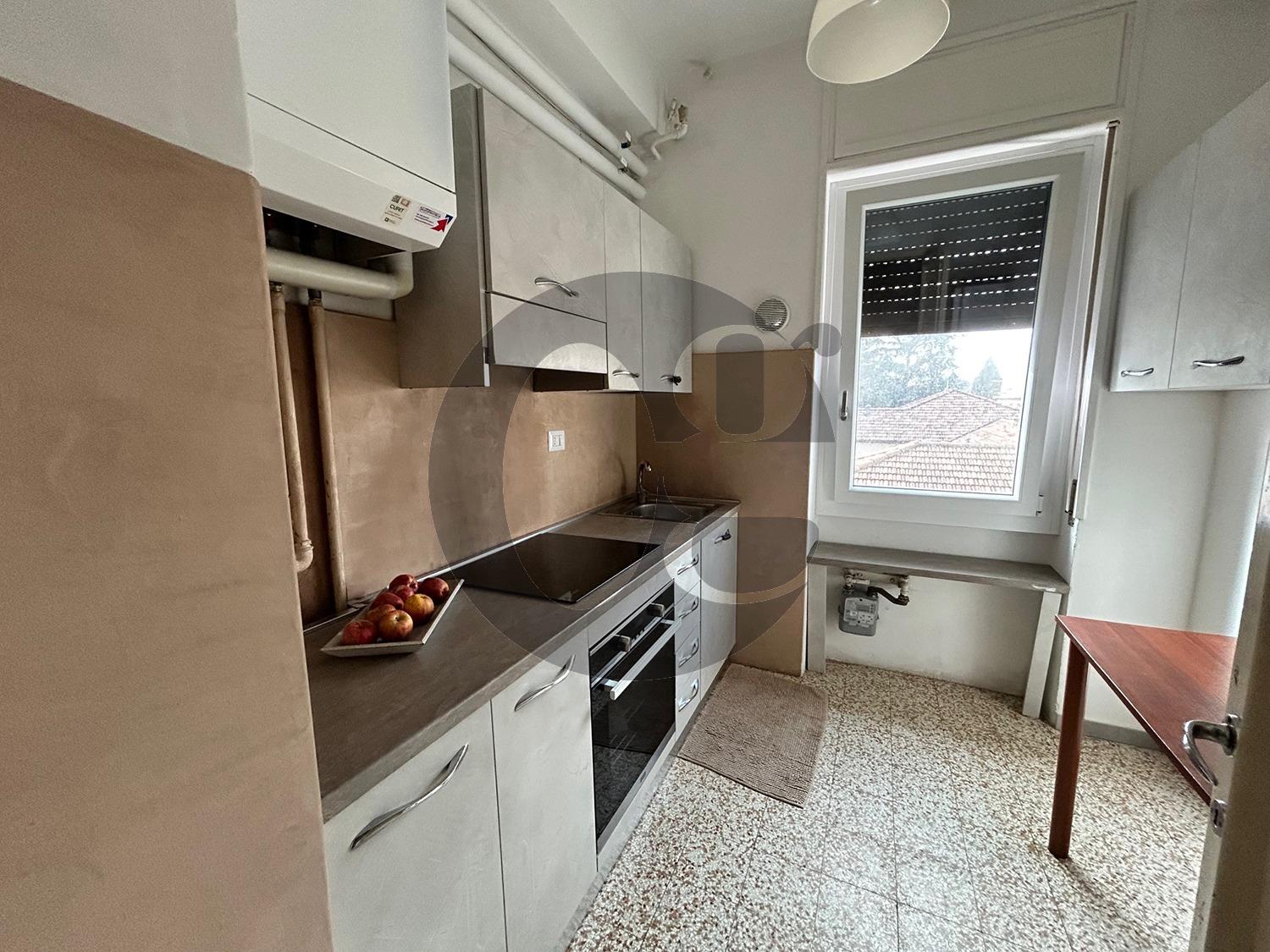 Trilocale con box a Brescia