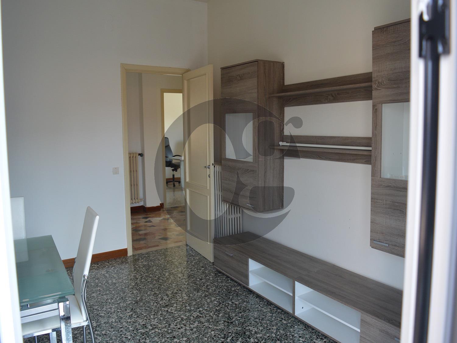 Trilocale con box a Brescia