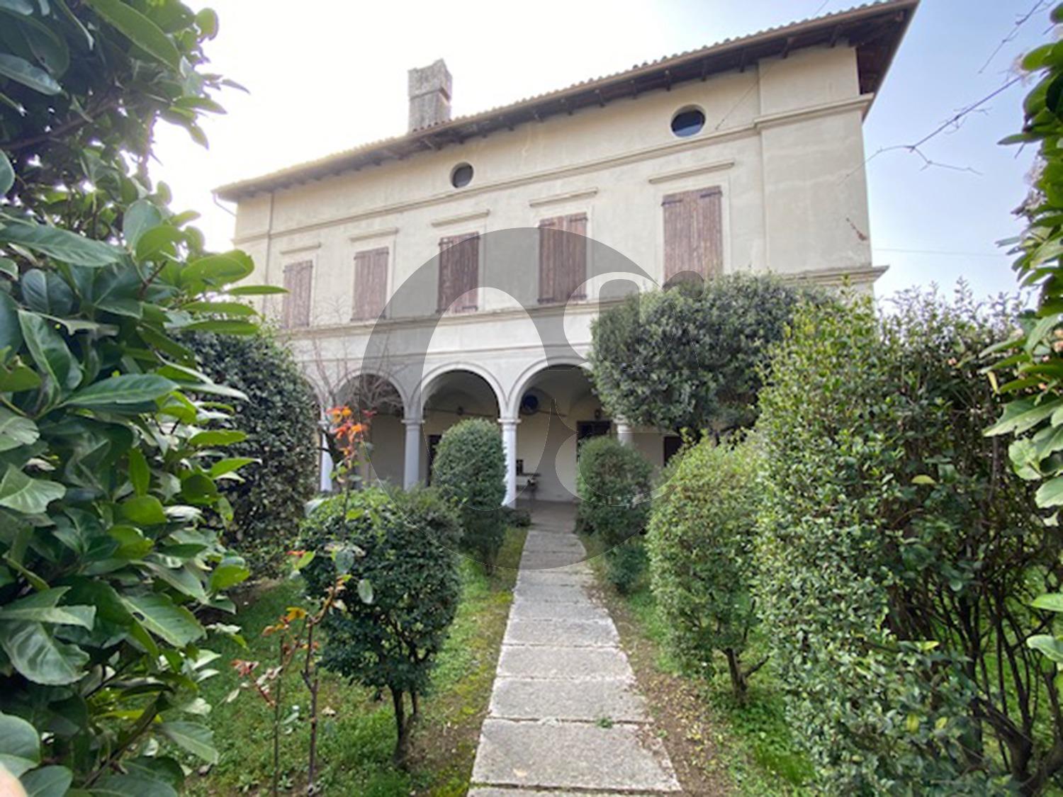 Villa con box a Bagnolo Mella