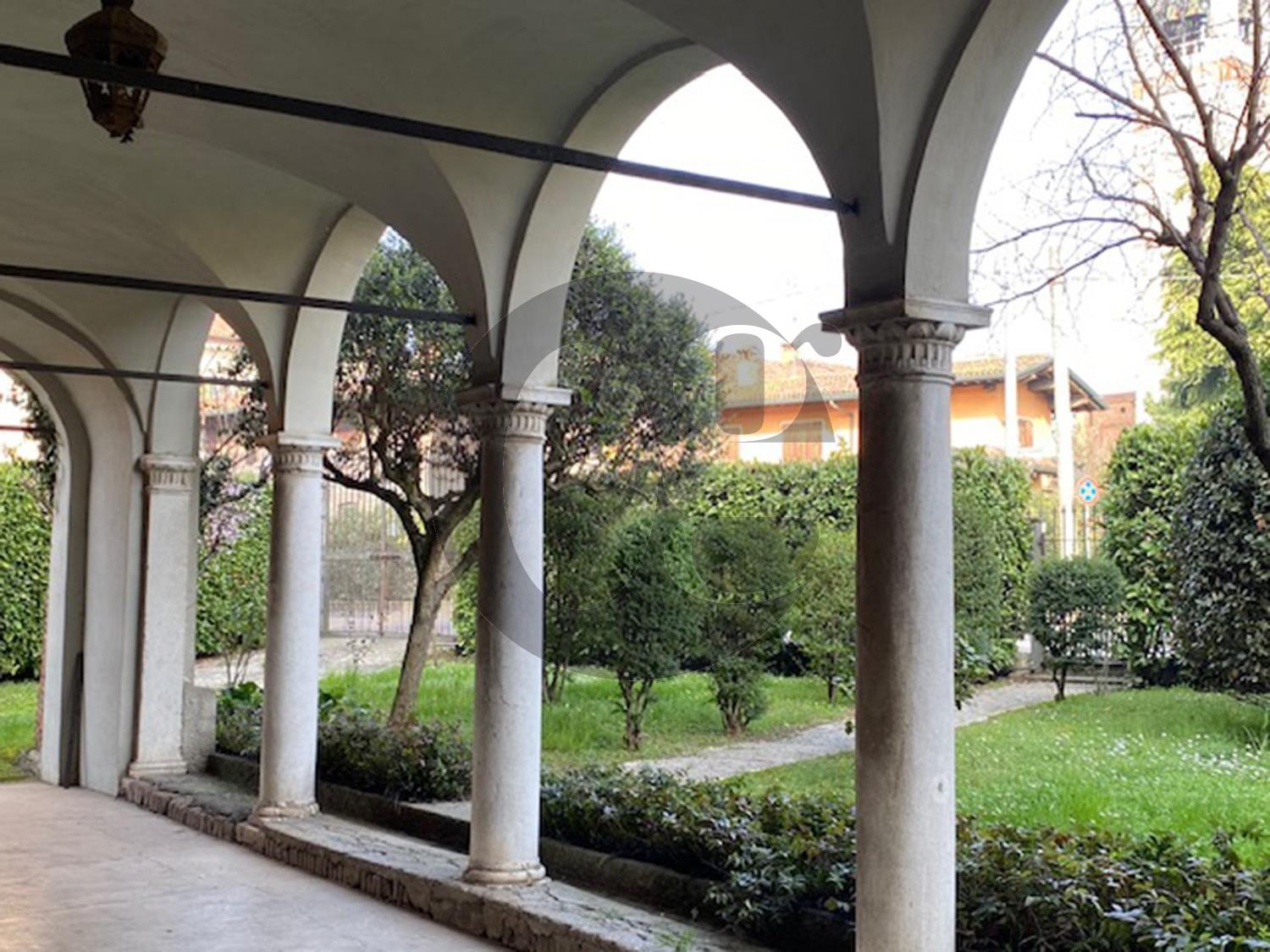 Villa con box a Bagnolo Mella