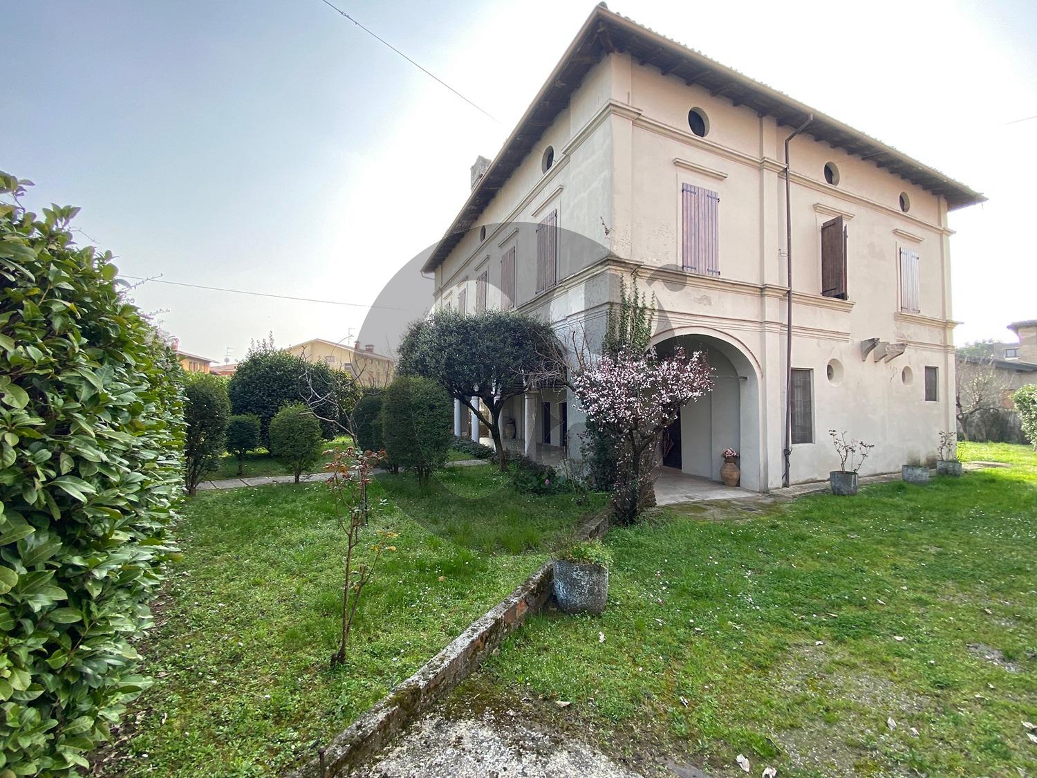 Villa con box a Bagnolo Mella