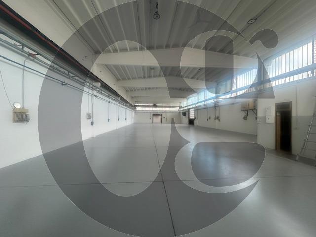 Locale commerciale in affitto a Flero