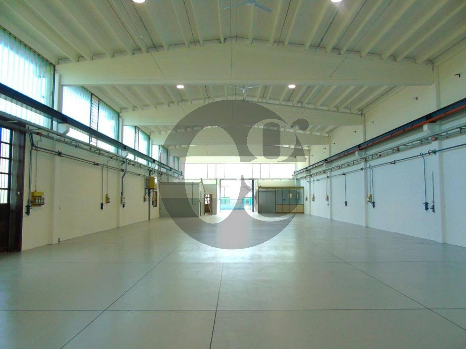 Locale commerciale in affitto a Flero