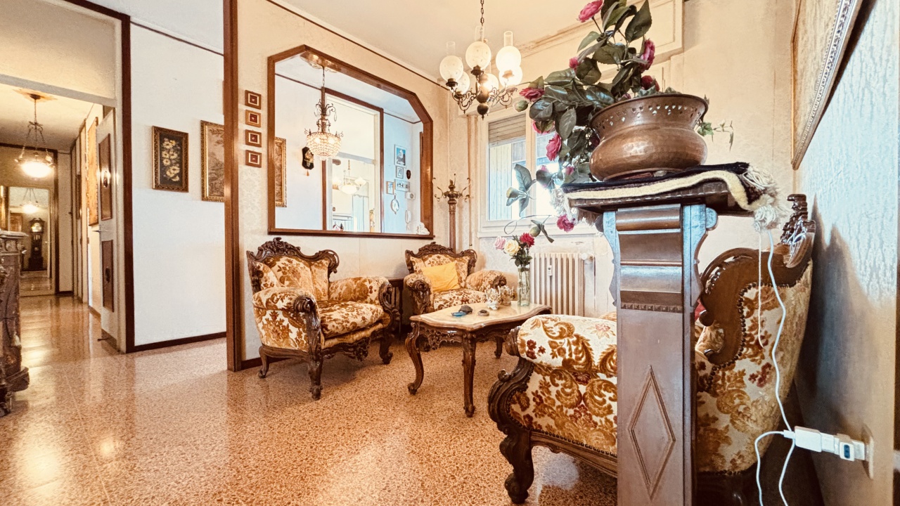 Appartamento in vendita in via benjamin costant, Milano