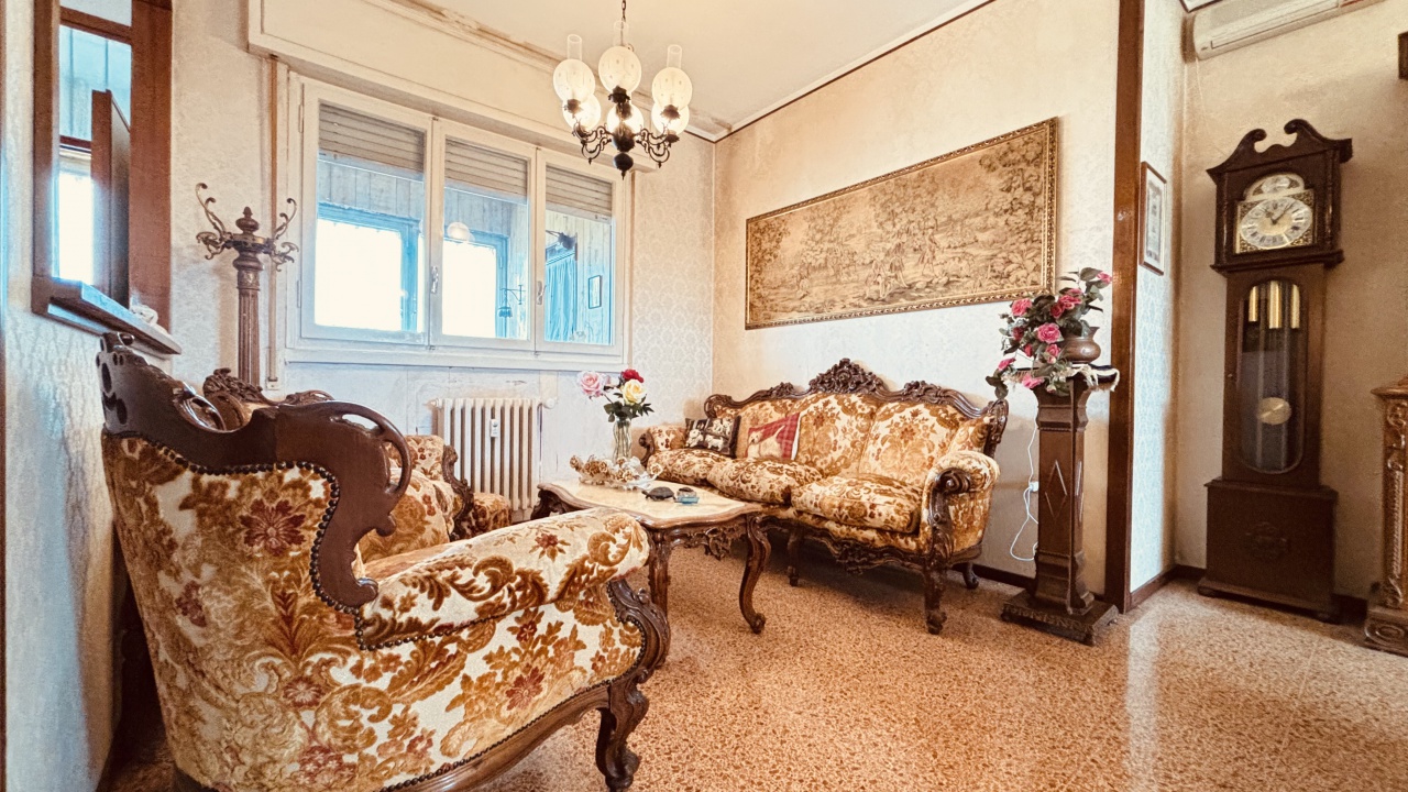 Appartamento in vendita in via benjamin costant, Milano