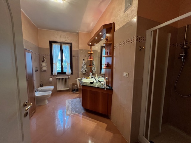 Casa indipendente con giardino in campestre, Roncaro