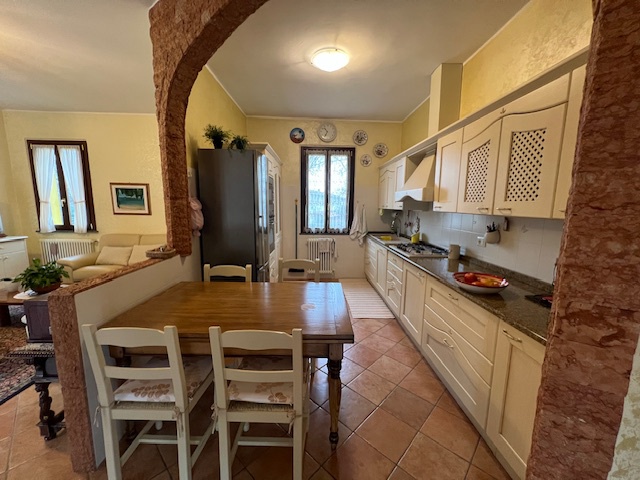 Casa indipendente con giardino in campestre, Roncaro