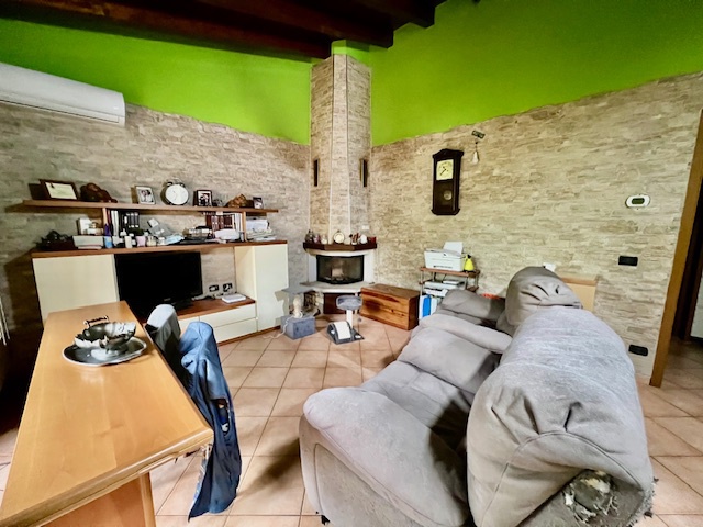 Villa con box in aguzzi, Torrevecchia Pia