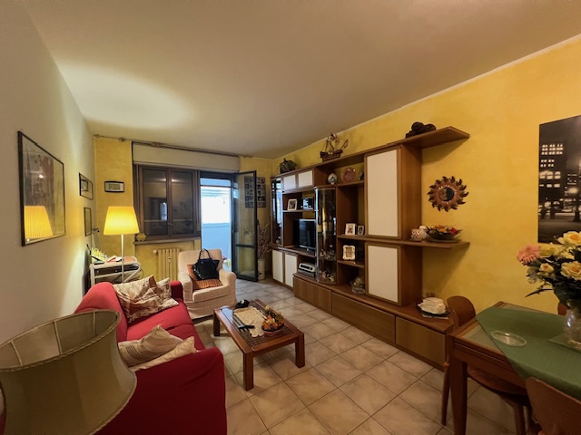 Trilocale con terrazzo in via dei pini, Pieve Emanuele