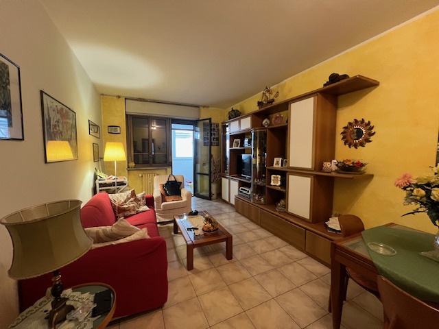 Trilocale con terrazzo in via dei pini, Pieve Emanuele