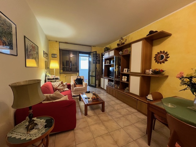 Trilocale con terrazzo in via dei pini, Pieve Emanuele