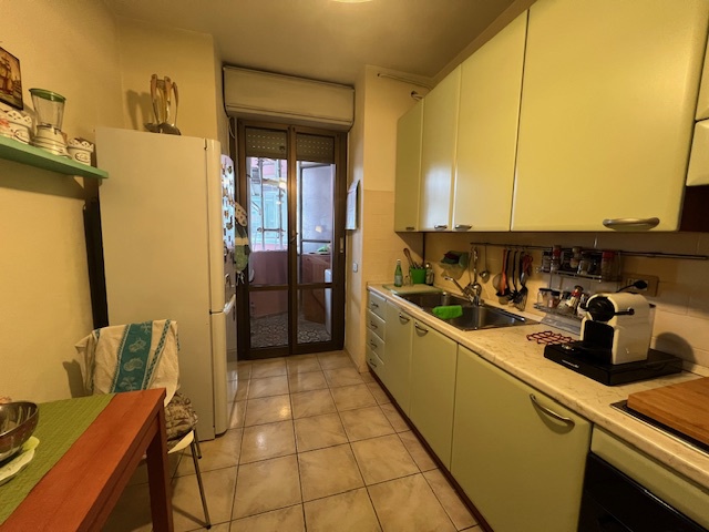 Trilocale con terrazzo in via dei pini, Pieve Emanuele