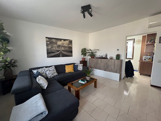 Casa indipendente con giardino a Torrevecchia Pia