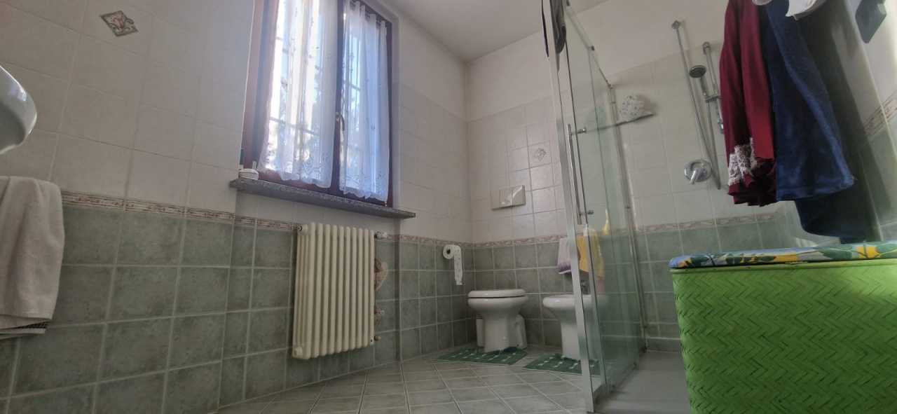 Villa con giardino in garibaldi, Gerenzago