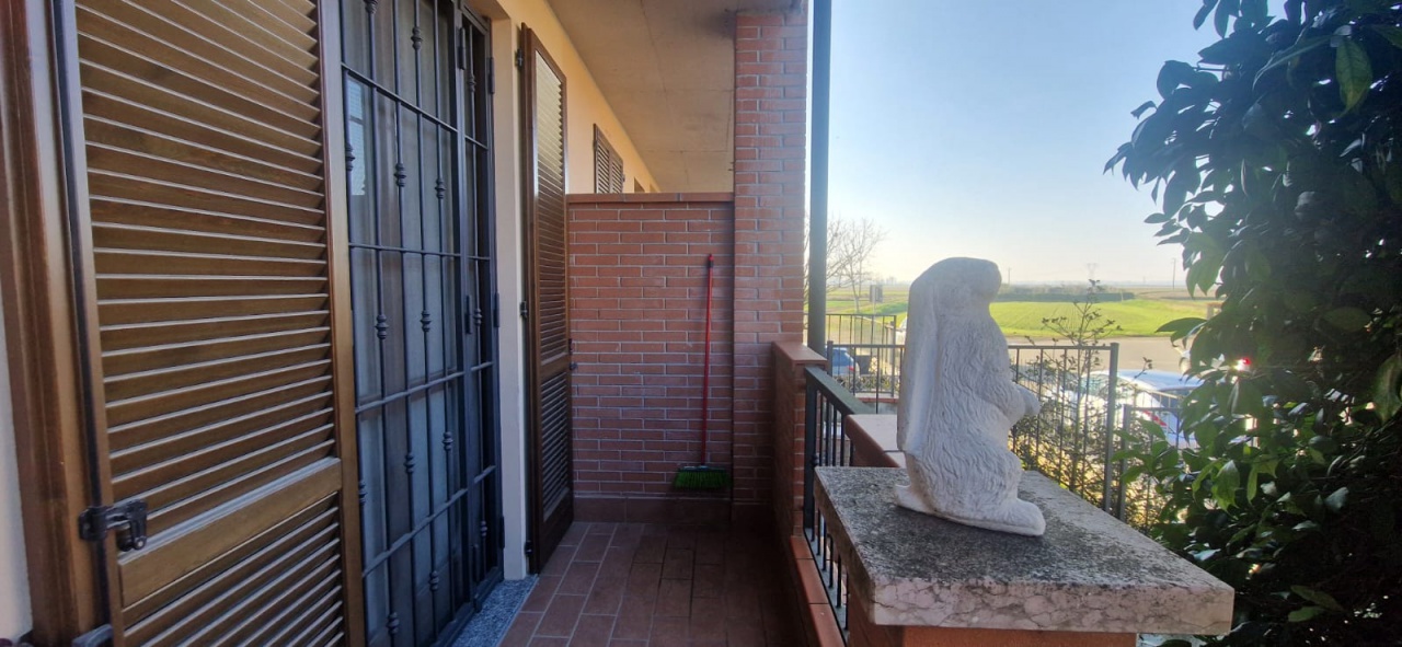 Villa con giardino in garibaldi, Gerenzago