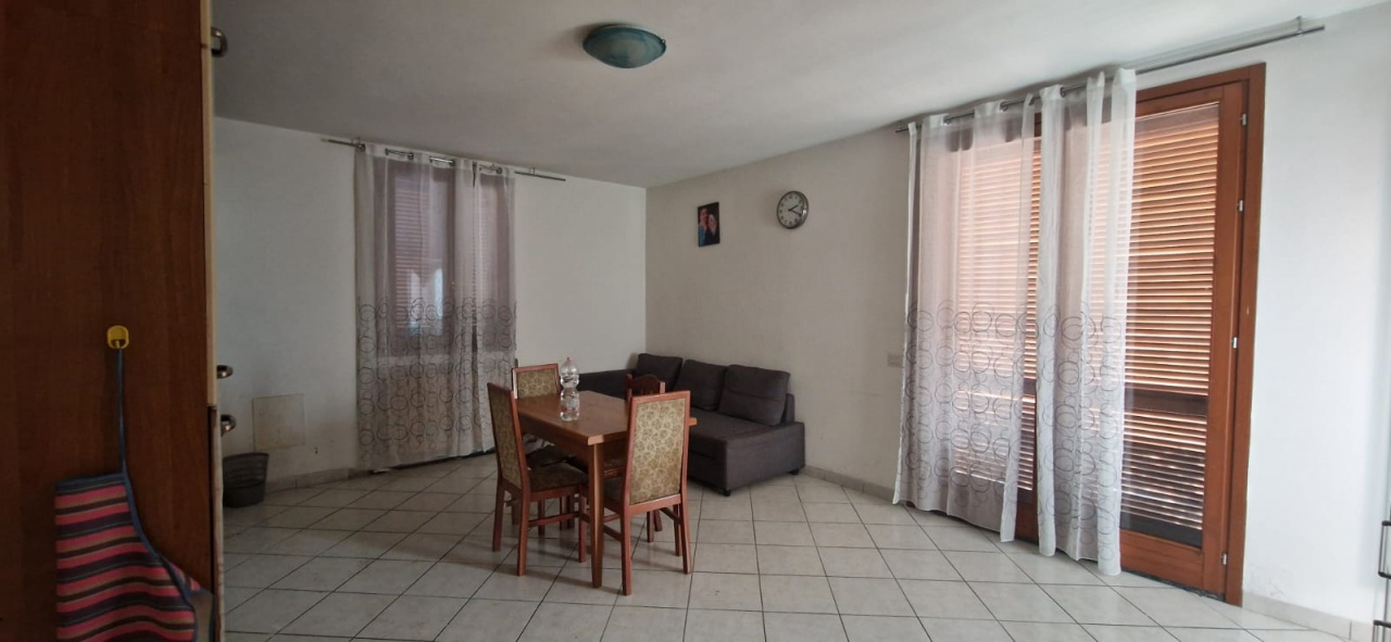 Casa indipendente con box a Cura Carpignano