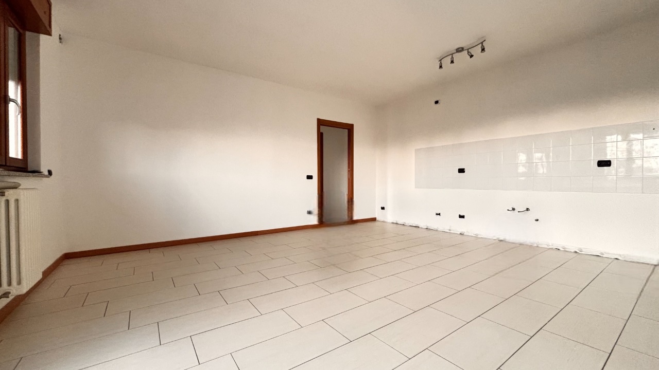 Bilocale con terrazzo in via salvo d'acquisto, Cesano Boscone