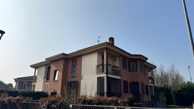 Trilocale con box a Zibido San Giacomo