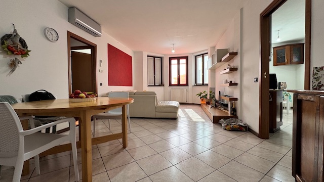 Trilocale con box a Zibido San Giacomo