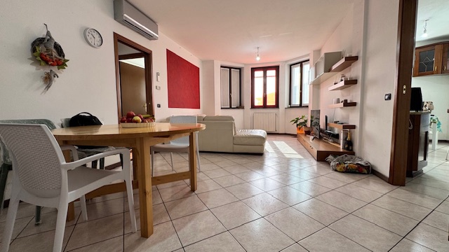 Trilocale con box a Zibido San Giacomo