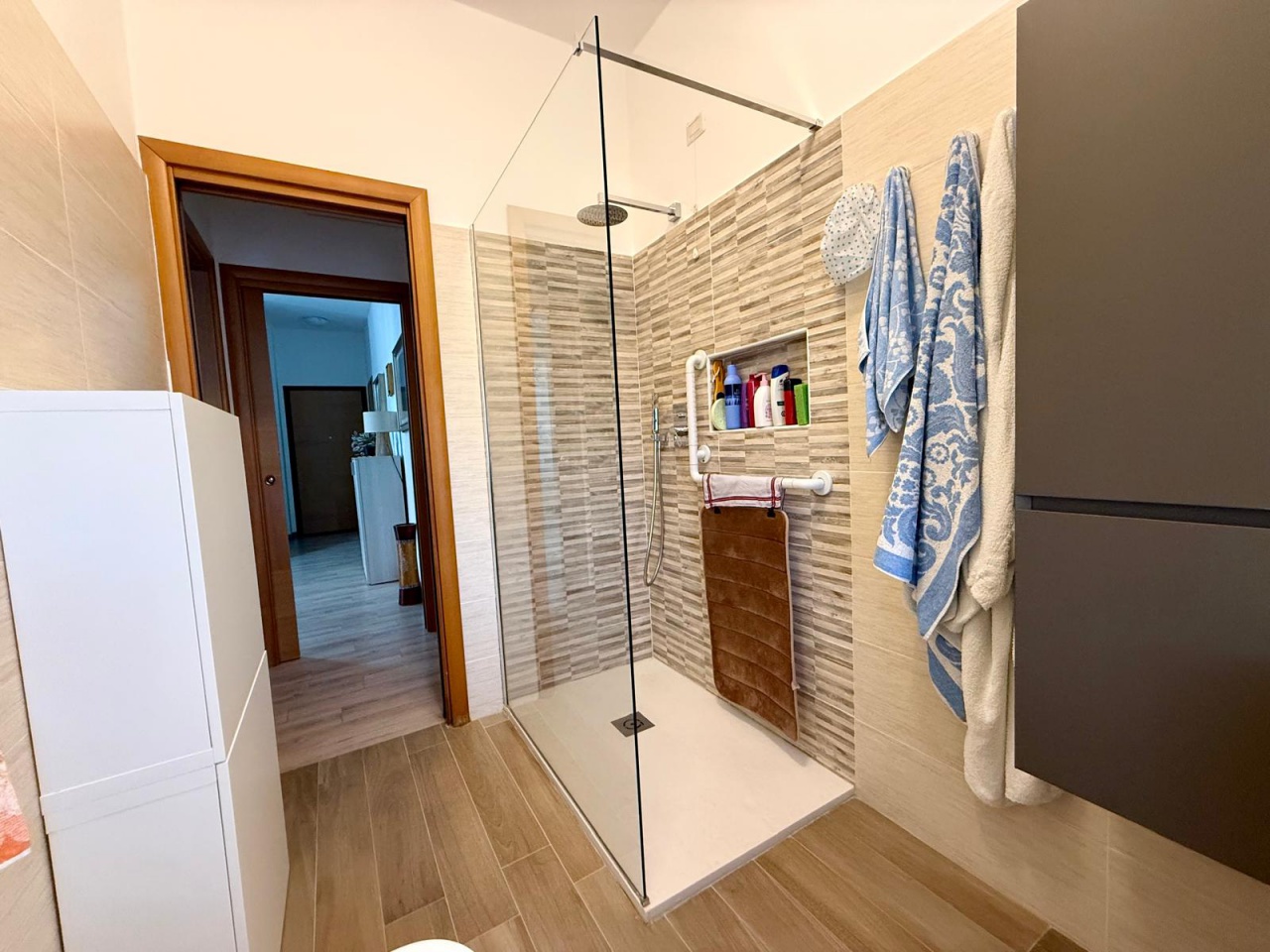 Trilocale con box in diaz, Opera